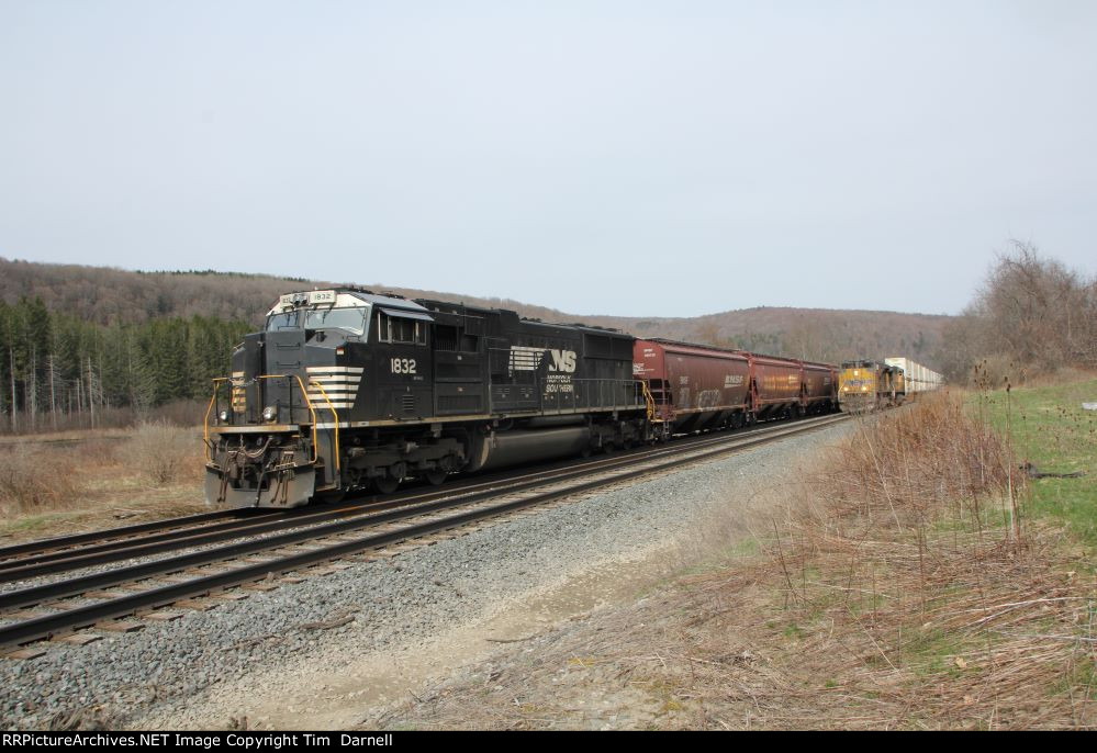 NS 1832 on an outlawed 310, UP 8775 on 264